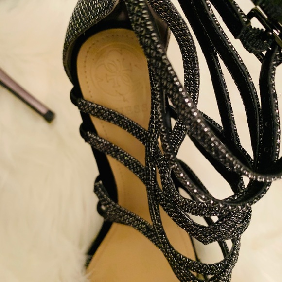 Guess Sandal - Picture 5 of 11